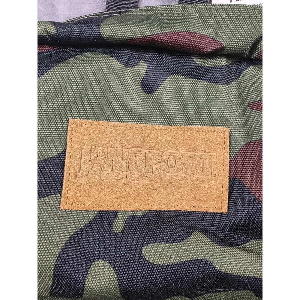 NWT Jansport Super Suede New Olive Camo Sherpa Backpack 25L‎ 16.75H x 13L x 8.5D